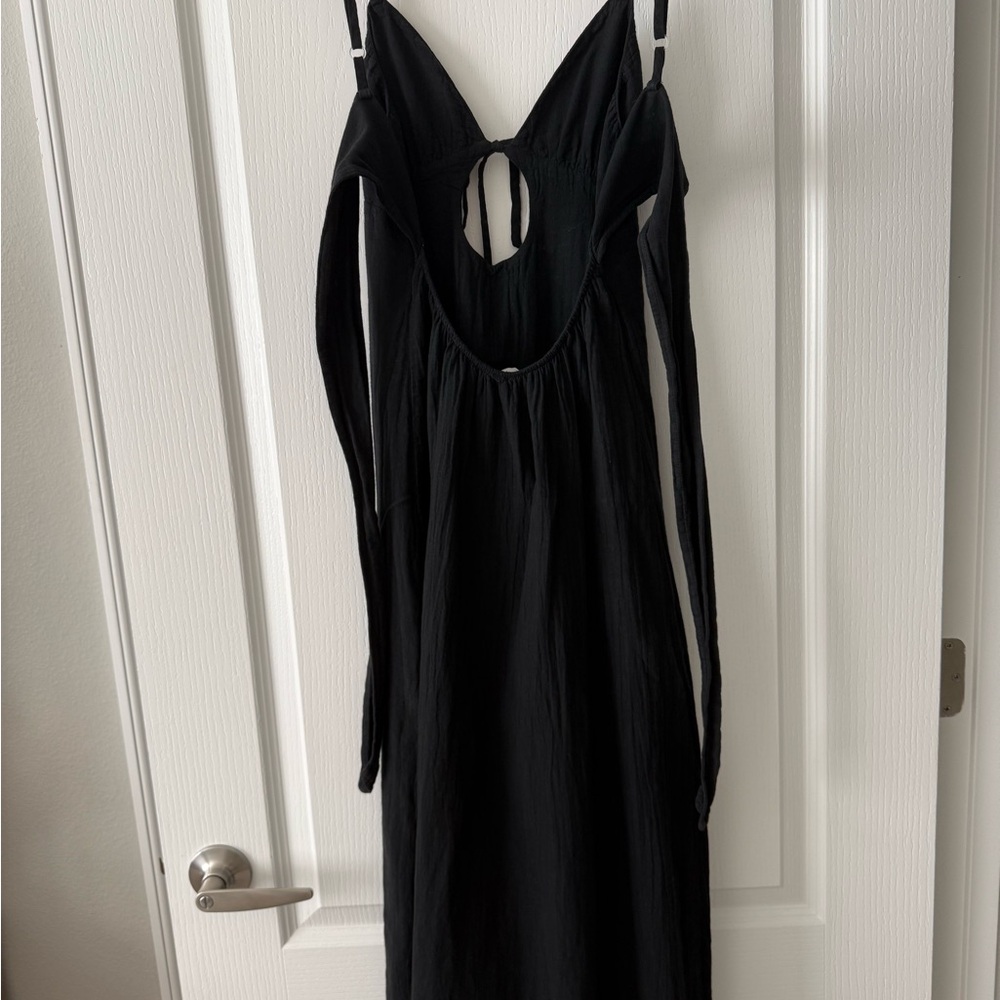 Chic Black Maxi Dress - Picture 4 of 8